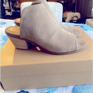 Lucky Brand Baldomero peep toe Bootie women’s shoes size 7.5M EUC!